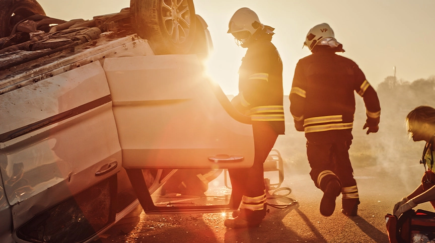 firemen_at_crash_hr.jpg